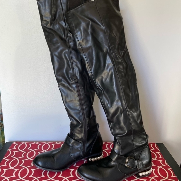 Shoes - Black Leather Boots